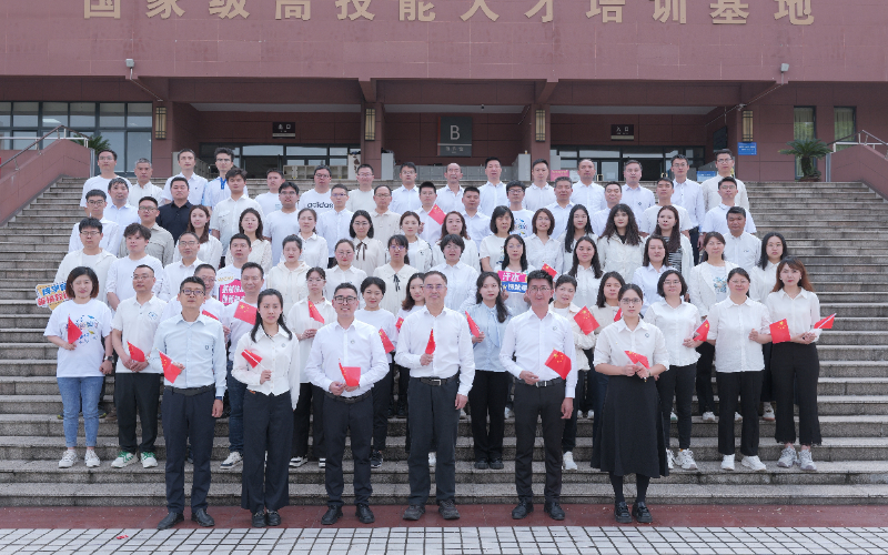 P1373495(1) P1373495(1)