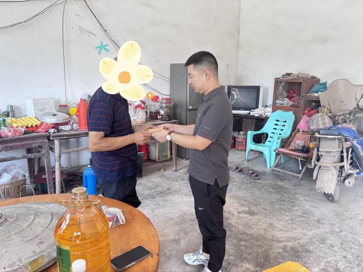 全员携手传温暖 家校同行育新苗:我院辅导员暑期深入重庆两地走访困难学生 全员携手传温暖 家校同行育新苗:我院辅导员暑期深入重庆两地走访困难学生